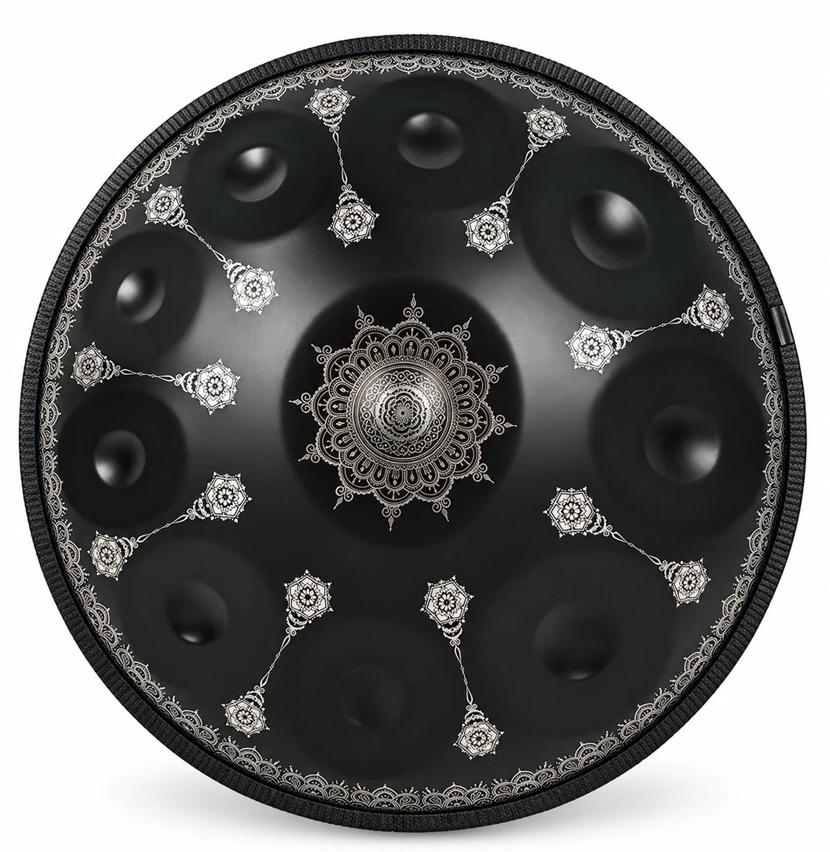 Handpan pas cher OBSIDIENNE noir mat vu de dessus, mandala central et motifs argentés entre les champs de notes – Kovapan