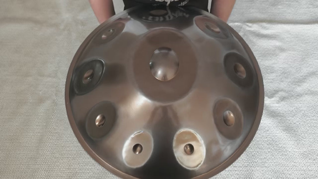 Démonstration sonore du D Hijaz handpan KHAMSIN en Ré Hijaz 440 Hz, 9 notes, finition or – Kovapan